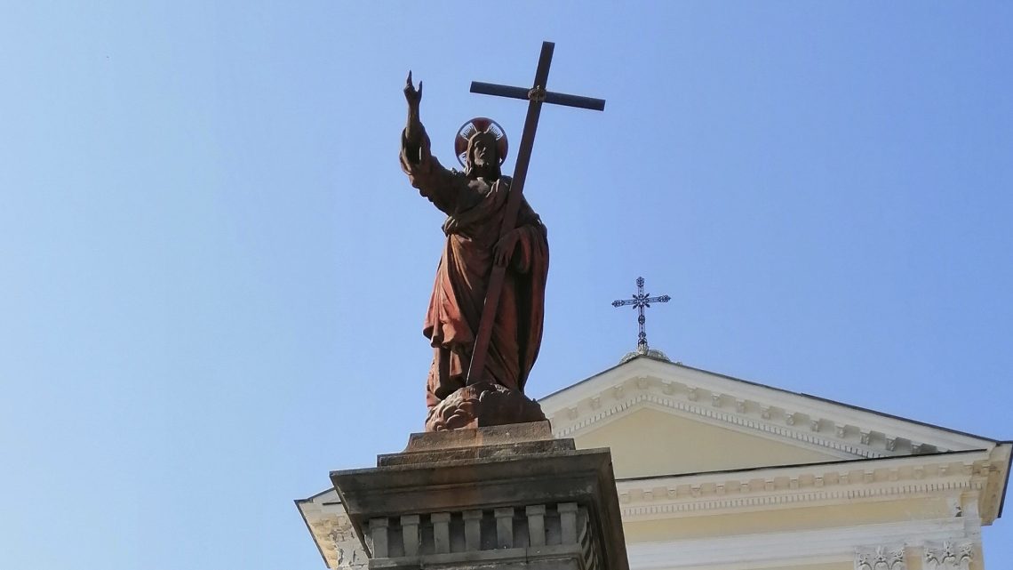 UN MONUMENTO AL REDENTORE NEL PORTO D’ISCHIA